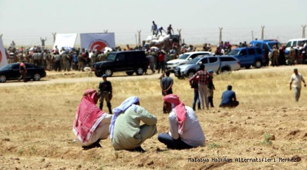 5 Bin Türkmen Sınırda Aç Susuz Yardım Bekliyor