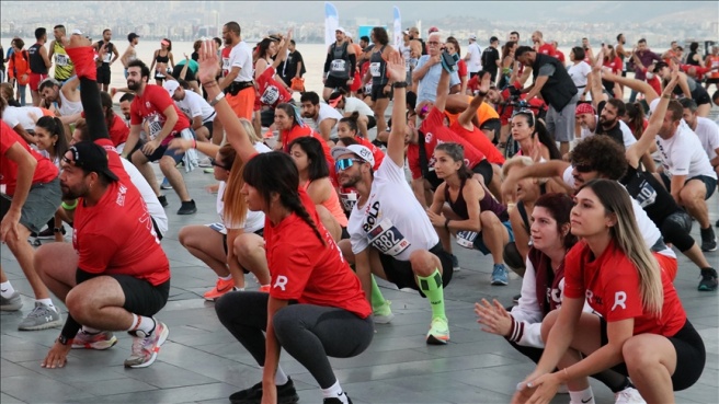 9 Eylül Uluslararası İzmir Yarı Maratonu başladı