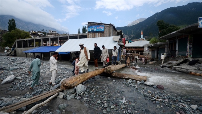 DSÖ, Pakistan'a 15,6 tonluk tıbbi ekipman yardımında bulundu