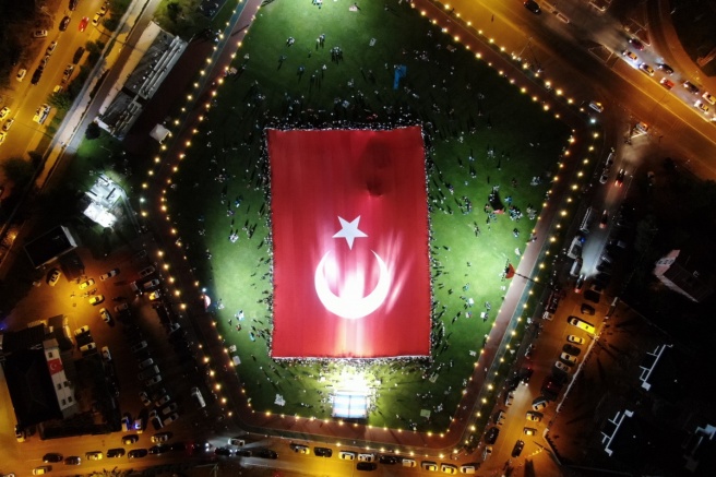 Dünyanın en büyük Türk Bayrağı 15 Temmuz’da yeniden açıldı