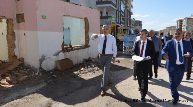 “Engelsiz Park” Projesine Engel İki Metruk Ev Yıkıldı