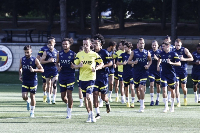 Fenerbahçe, 3 ismi listeye almadı!