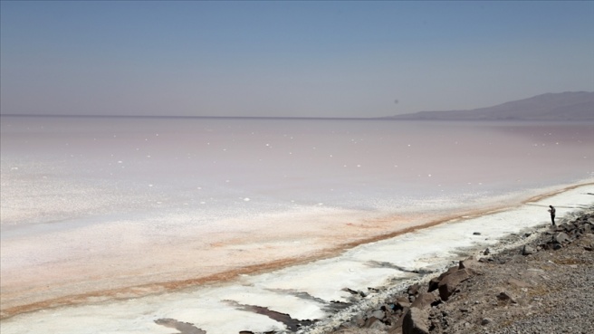 İran'da Urumiye Gölü'nün kurumasına karşı protesto gösterisi