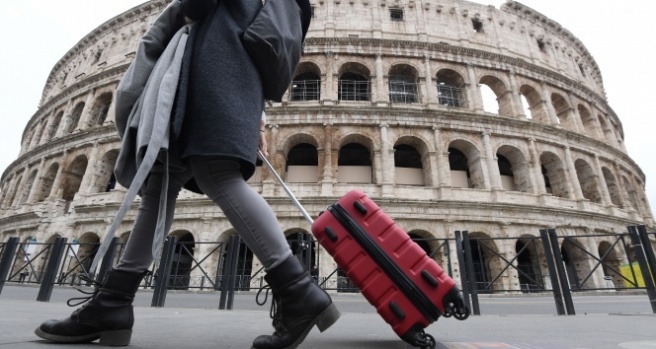 İtalya, İngiltere ile olan hava trafiğini 6 Ocak’a kadar askıya aldı