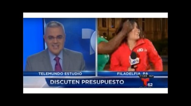 Kadın muhabire yayın sırasında saldırı