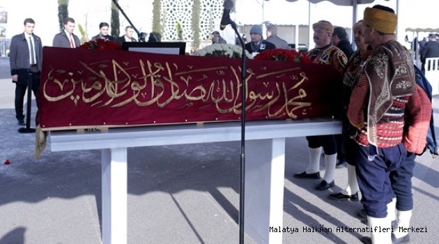 Mustafa Koç'un Tabutuna Osmanlı Sancağı Serildi