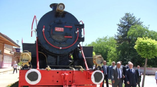 Nostaljik Tren Parkı Açıldı, 100 Yılık Buharlı Lokomotifler Seyirlik Oldu