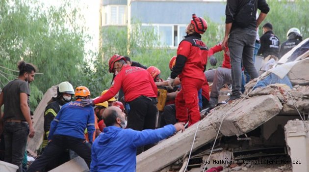 Son Dakika: İzmir'de meydana gelen 6,6 büyüklüğündeki depremde ölü sayısı 12'ye, yaralı sayısı 419'a yükseldi
