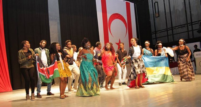 YDÜ Afrika’nın canlı renklerine büründü