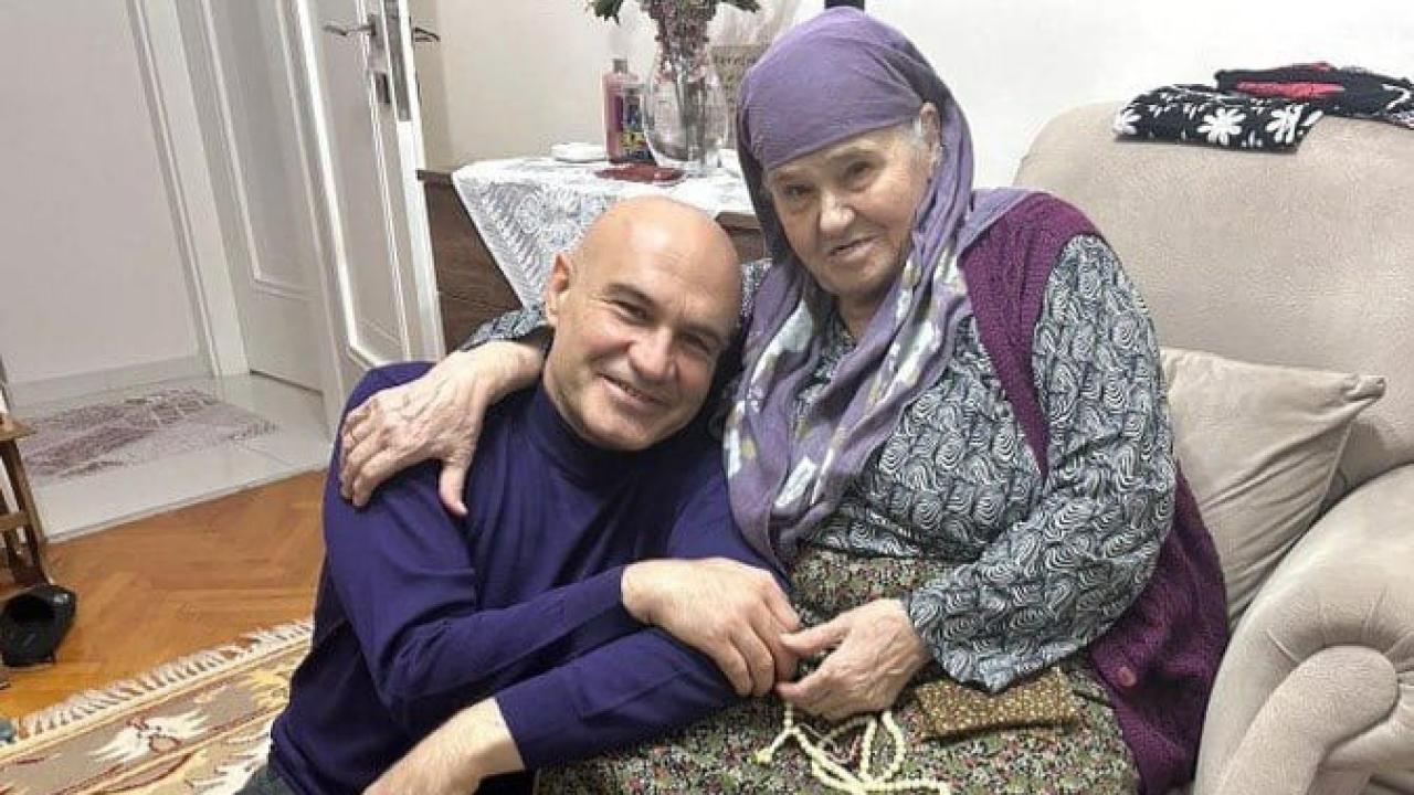 Annesi Vefat Eden Balıkesir Milletvekili Sayın Turhan Çömez’ e  Başsağlığı Dileriz.